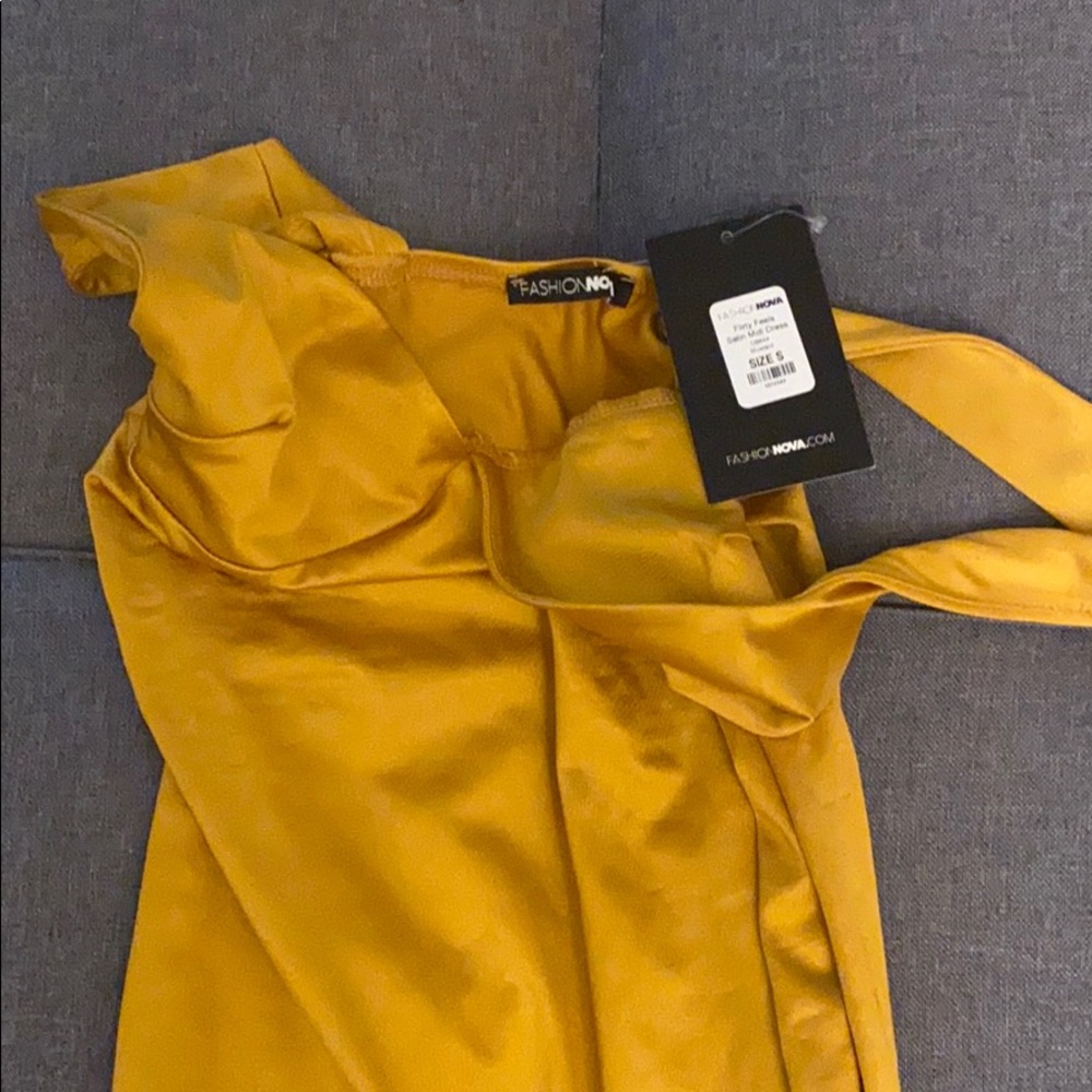 Dress - Picture 5 of 5